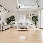 Matic Spacious Modern 류블랴나