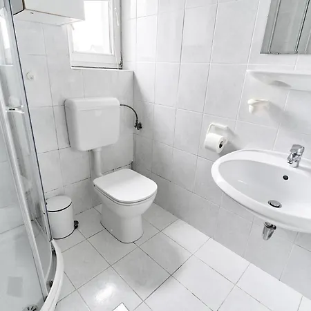 Matic Spacious Modern Lublaň