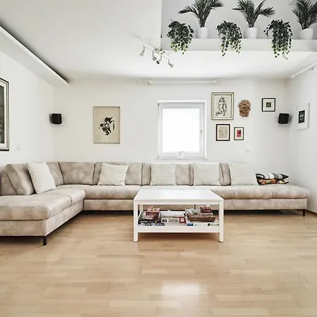 Matic Spacious Modern Appartamento Lubiana