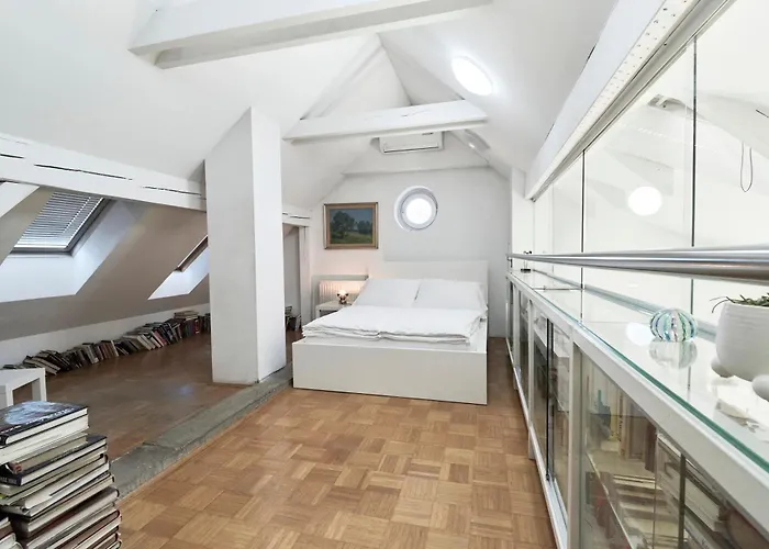 Matic Spacious Modern Apartment